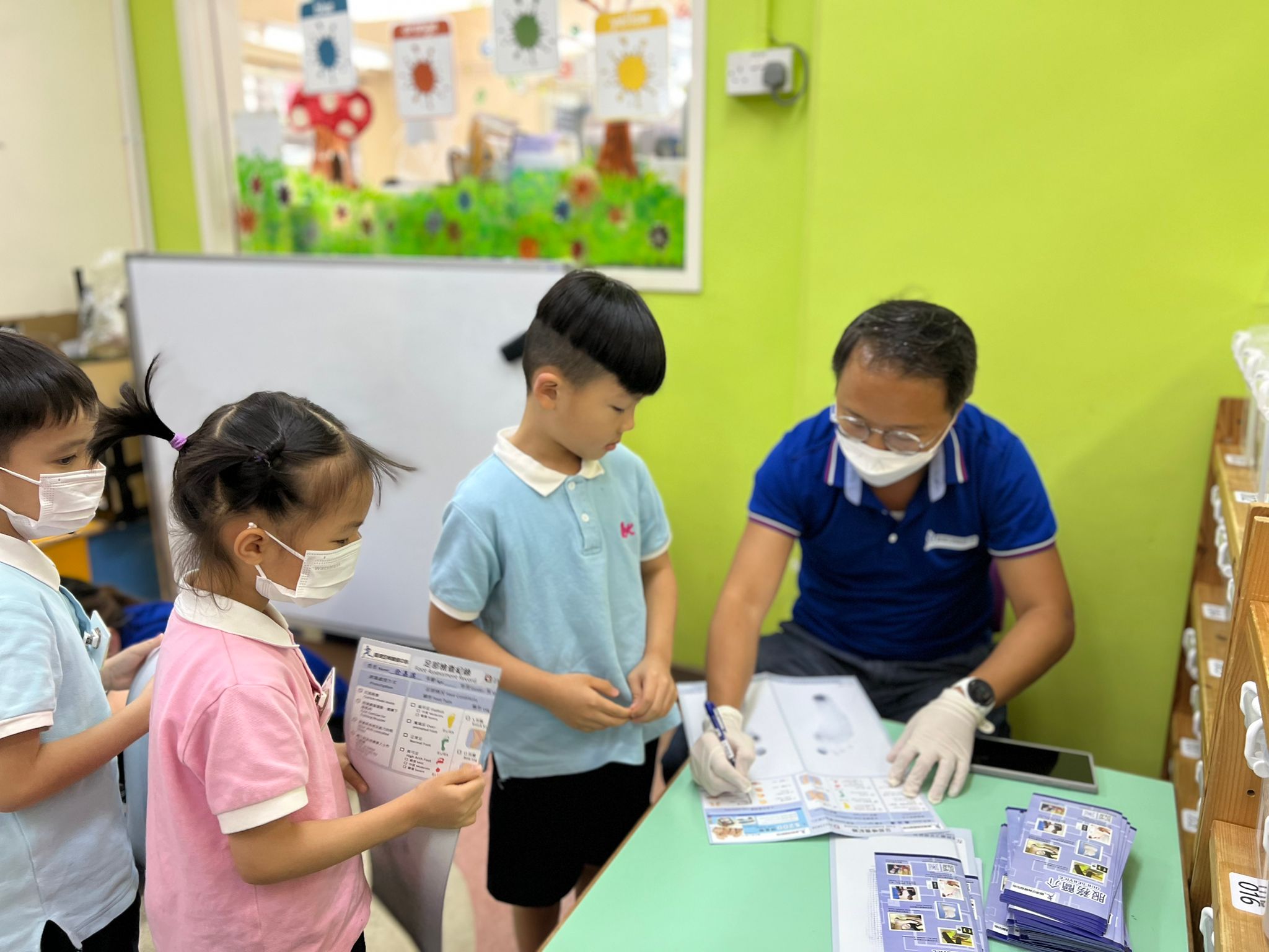 低高班足脊檢查