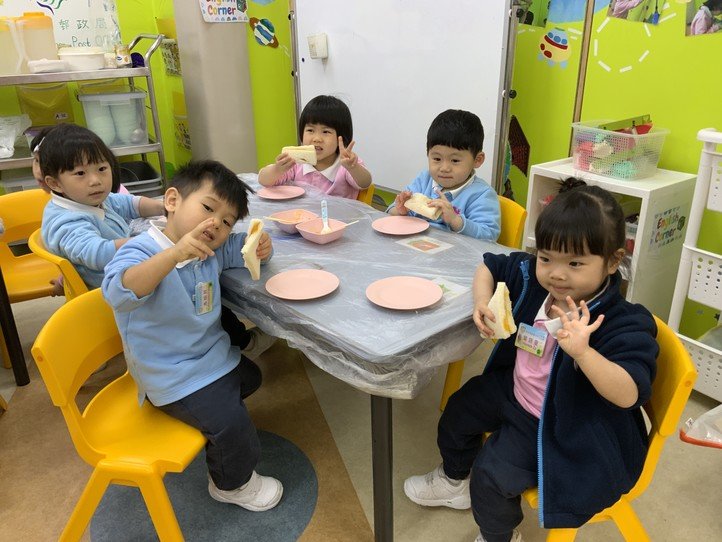 初班果醬三文治