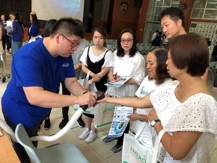 The Kuk has organised the “Community Care Engagement Session” to let our staff explore the latest technology products for the elderly. 