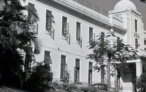 中座大樓1950年代的外貌。當時窗戶仍沿用1930年初建成的款式。