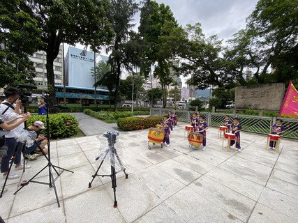 Filming in Sung Wong Toi Garden