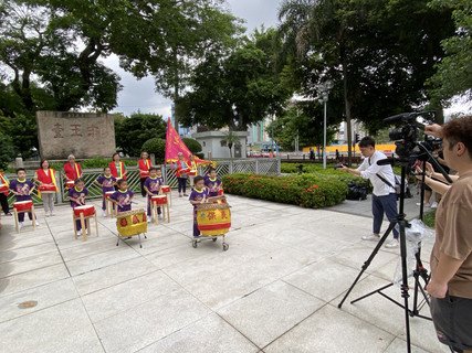 Filming in Sung Wong Toi Garden