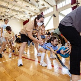 合作跨下傳球難不到我們呢!