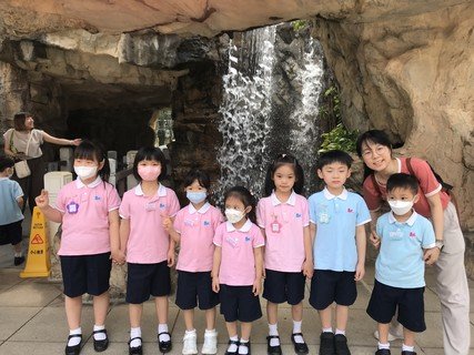 Visit Fung Tak Park , Ambulance Depot ,Yum Cha Activity