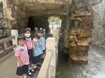 Visit Fung Tak Park , Ambulance Depot ,Yum Cha Activity