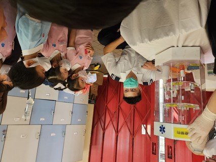 Visit Fung Tak Park , Ambulance Depot ,Yum Cha Activity