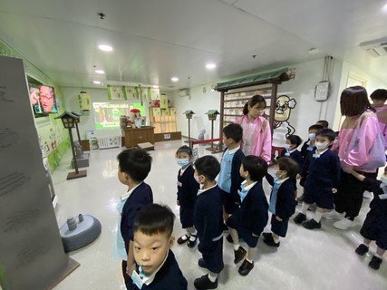 2024.10.24 Visit to Hong Kong Yakult Co Ltd.