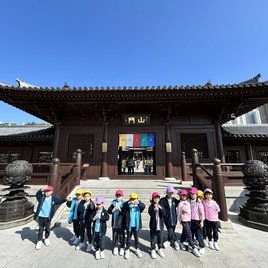 這些傳統建築物都很有特色呢!