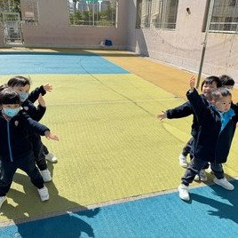 我哋合作做出不同的影子~