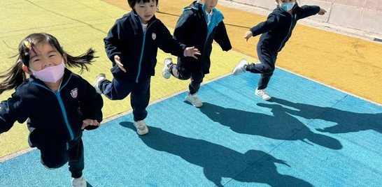 等我哋試吓單腳企，睇吓有咩唔同先~