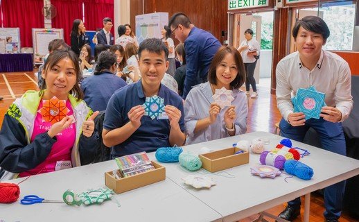 参加者於分享会体验正念手作工作坊。