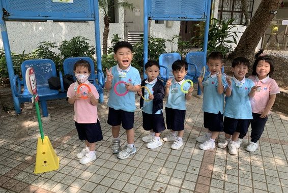 呠呠呠，做個安全嘅小司機。