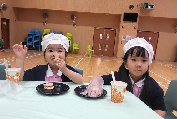 我們學了salad dressing, corn, biscuits和ham!