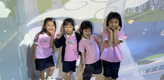 互動牆展示出我的作品。