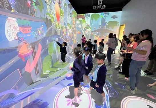 互動牆展示出我的作品。