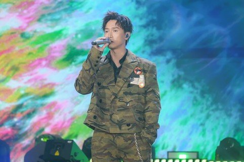 歌手陳柏宇壓軸出場，唱出歌曲《我所看見的未來》。