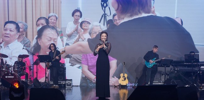 《中年好聲音》義工大使周吉佩先生、劉洋先生、李金凱先生及龍婷女士演繹經典歌曲及分享各人的生命故事，以歌聲傳遞愛與希望。